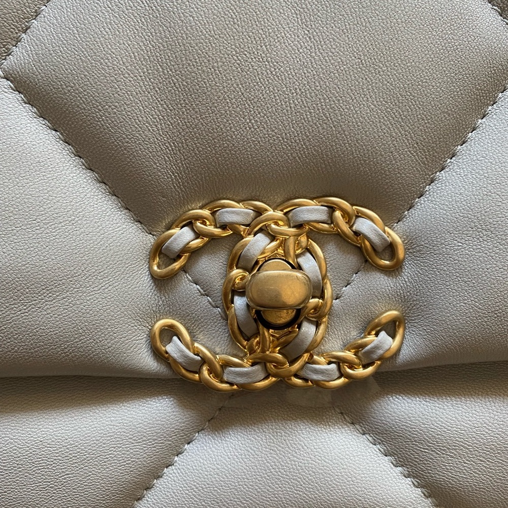 🤍Chanel19 Small grey bag🤍 - Picture 9 of 17